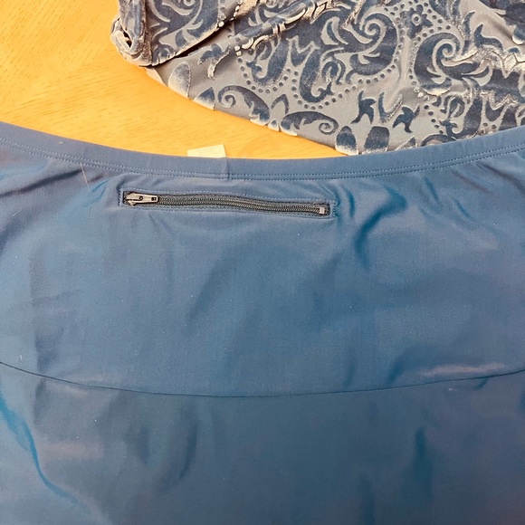 Tankini. Size XL Bandeau fleur-de-lis soft velour top. Split skirt bottom. - Picture 5 of 5